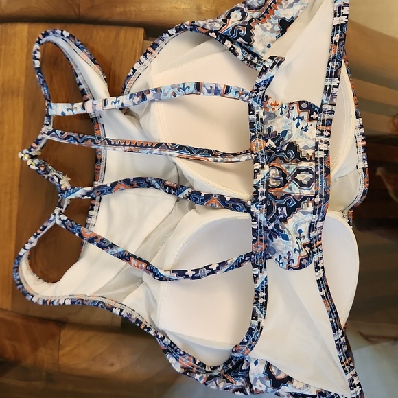 Bikini Top 18 Bottoms 16 - Picture 2 of 3